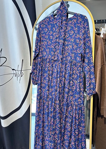 Çiçek Desenli Uzun Viskon Kumaş Elbise - Görsel 4