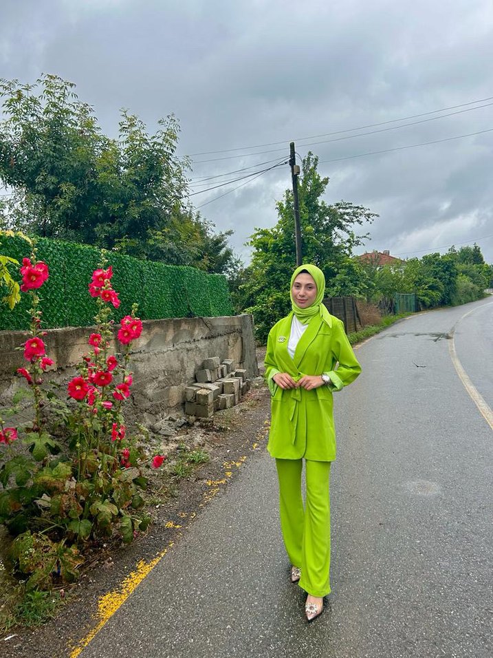 Uzun Kesim Yeşil Kadın Takım Elbise - Görsel 5