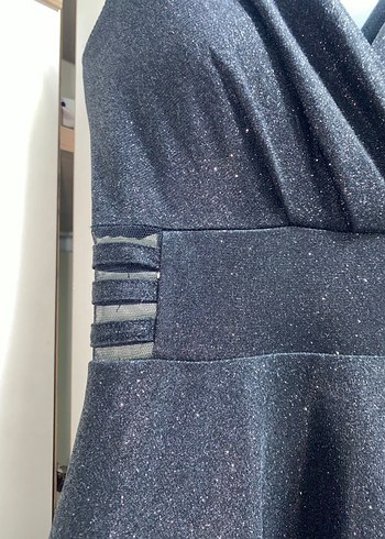 Siyah Uzun V Yaka Askılı Kadın Elbise - Görsel 3