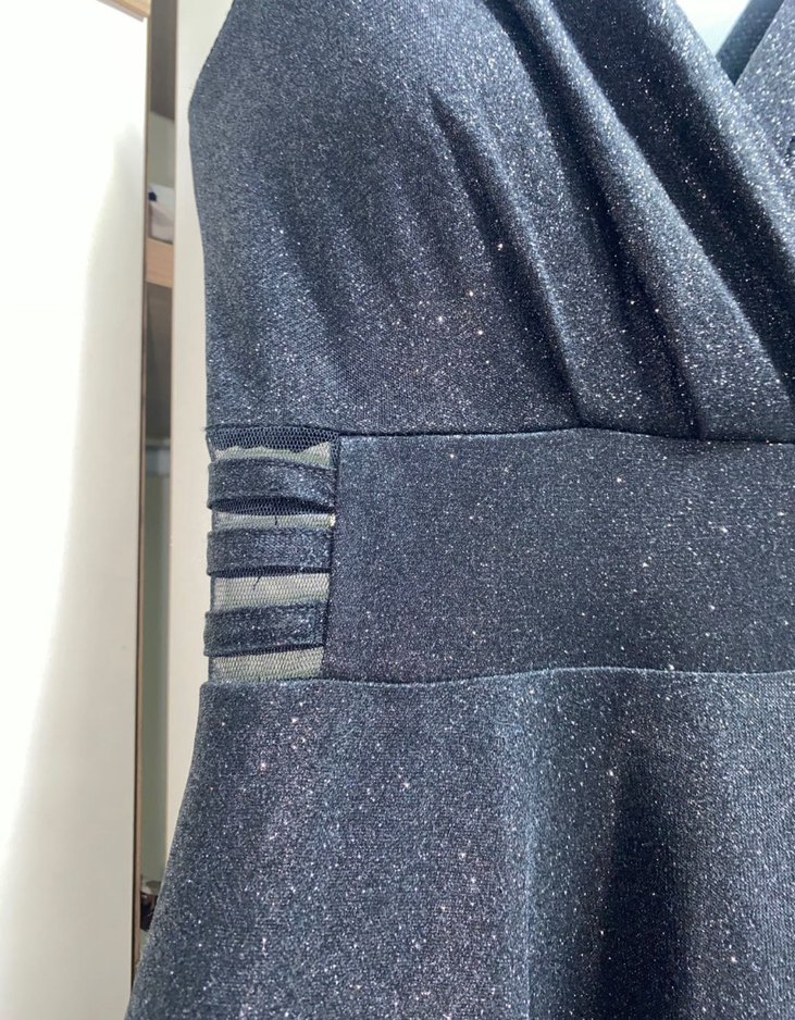 Siyah Uzun V Yaka Askılı Kadın Elbise - Görsel 3