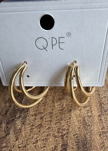 Altın Renkli Minimalist Tokalı Küpeler - Görsel 2