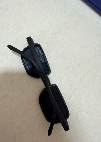 Siyah Minimalist Kadın Güneş Gözlüğü - Görsel 2