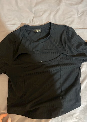 Göğüs Detaylı Siyah Crop - Görsel 3