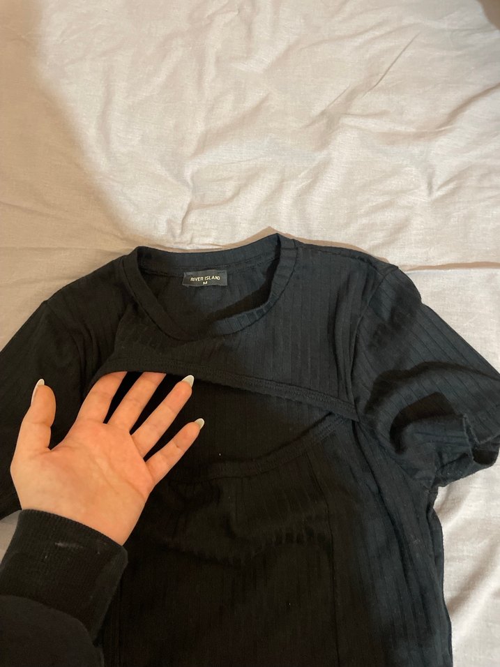 Göğüs Detaylı Siyah Crop - Görsel 2