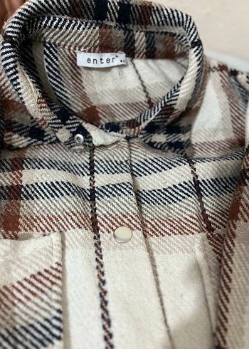Düğmeli Ekose Desenli Gri-Kahverengi Kadın Oduncu Gömlek - Görsel 4