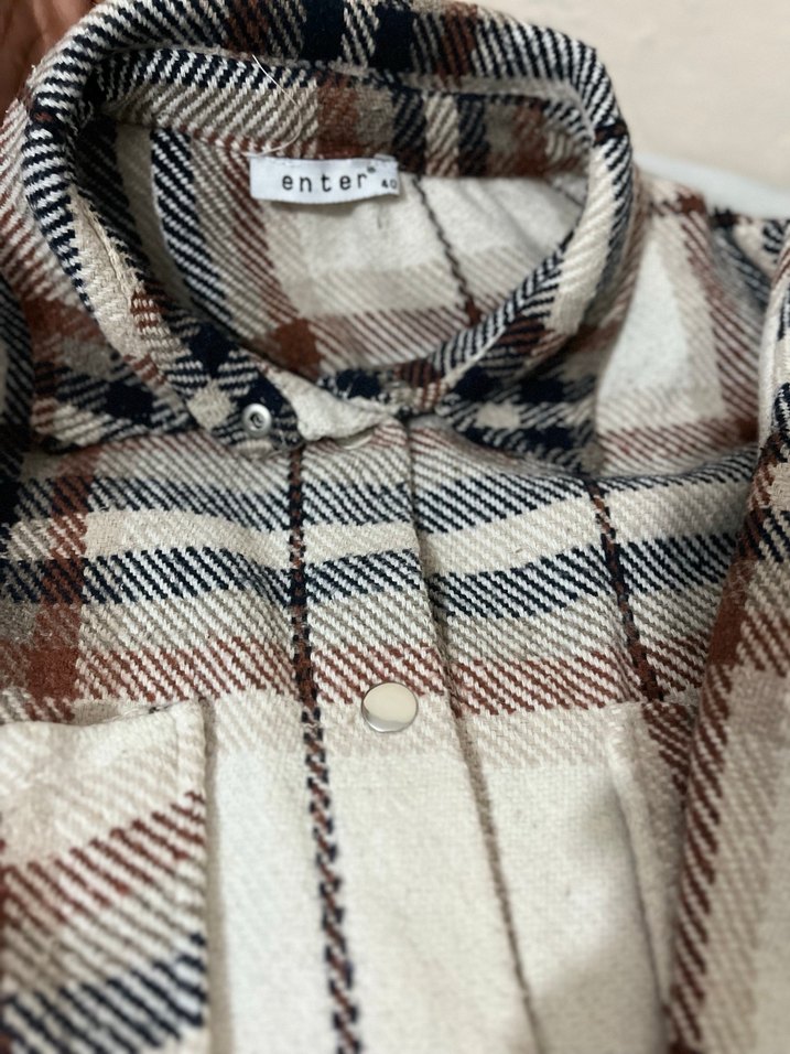 Düğmeli Ekose Desenli Gri-Kahverengi Kadın Oduncu Gömlek - Görsel 4