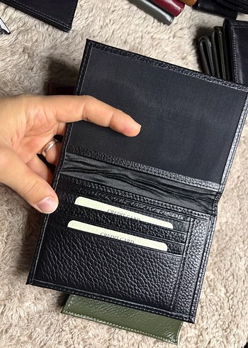 Dokulu siyah hakiki deri pasaportluk - Görsel 2