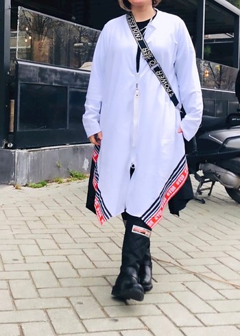 V Yakalı Uzun Beyaz Kadın Ceket - Görsel 6