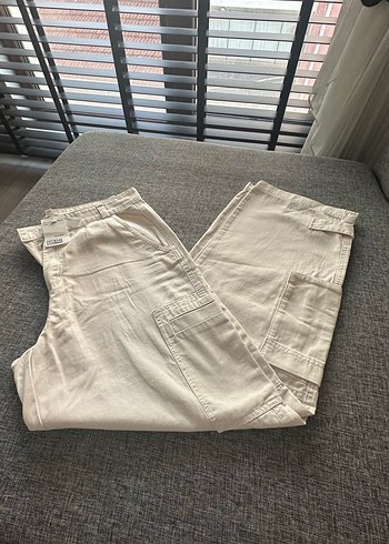 H&M kırıkbeyaz Kadın Pamuklu Midi Rahat Kesim Pantolon - Görsel 2