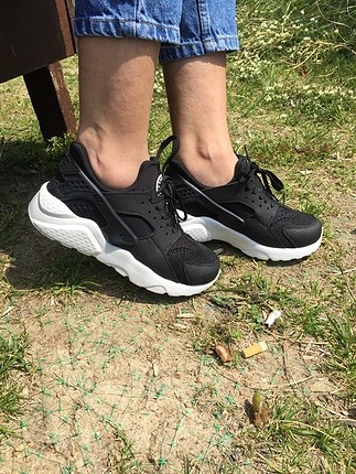 siyah nike spor ayakkabı