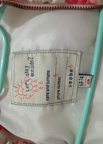 Çiçek Desenli Kapüşonlu Kız Mont - Görsel 3