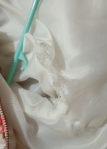 Çiçek Desenli Kapüşonlu Kız Mont - Görsel 4