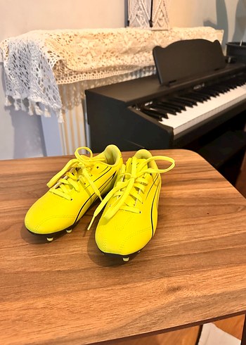 29 Beden Sarı Erkek Futbol Ayakkabısı Velcro Detaylı Puma