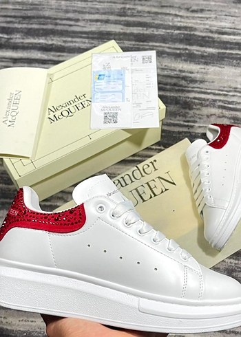 Alexander McQueen 37