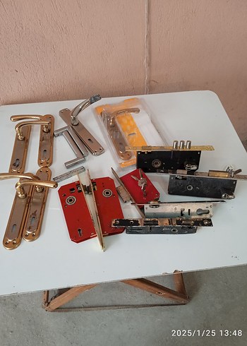 Çeşitli Kapı Kilitleri ve Kolları Seti - Görsel 3