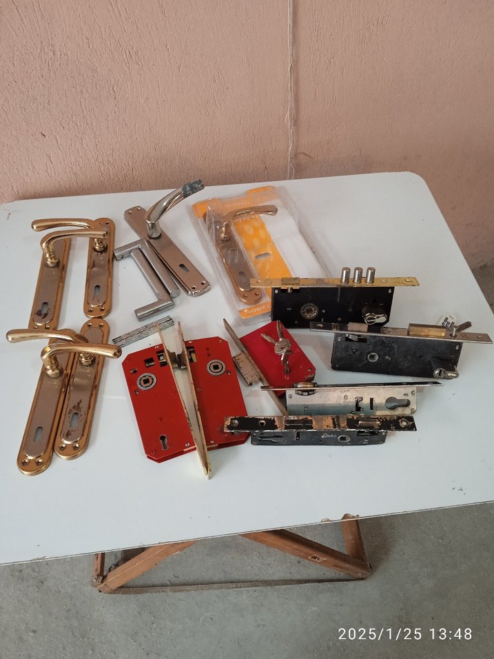 Çeşitli Kapı Kilitleri ve Kolları Seti - Görsel 3
