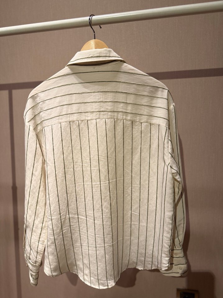 Uzun Kollu Beyaz Çizgili Gömlek - Görsel 2