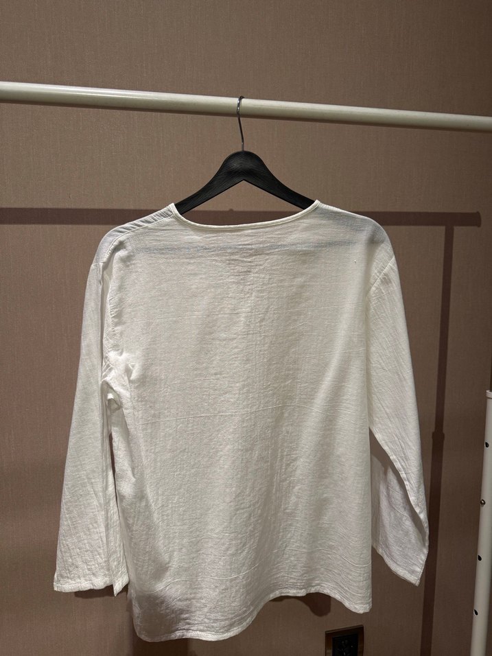 Kadın Beyaz Keten V Yaka Uzun Kollu Gömlek - Görsel 2