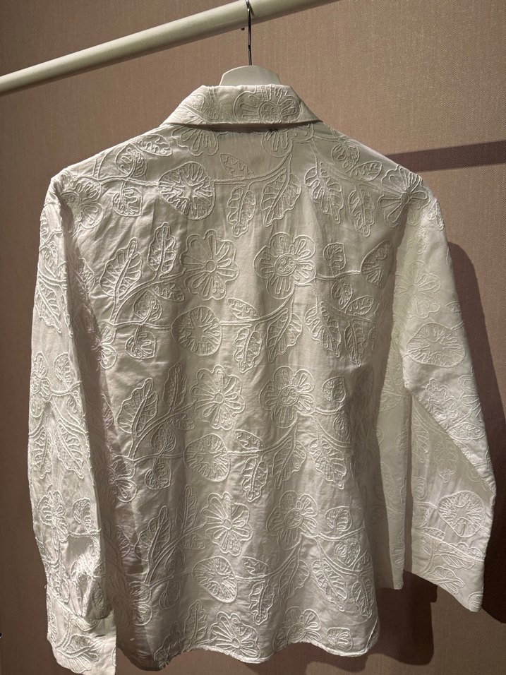 Nakışlı Beyaz Kadın Gömlek - Görsel 3