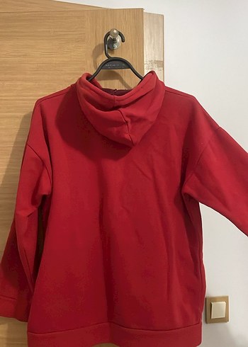 Kırmızı Kapüşonlu Sweatshirt - Görsel 3