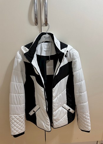 Beyaz Siyah Kapitone Kadın Günlük Mont - Görsel 6