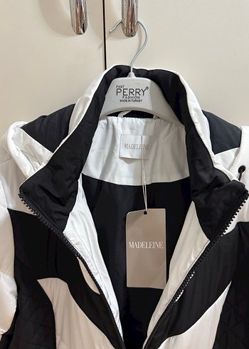 Beyaz Siyah Kapitone Kadın Günlük Mont - Görsel 3