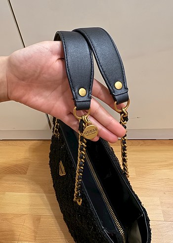 GUESS Siyah Zincir Detaylı Kadın Çanta - Görsel 4