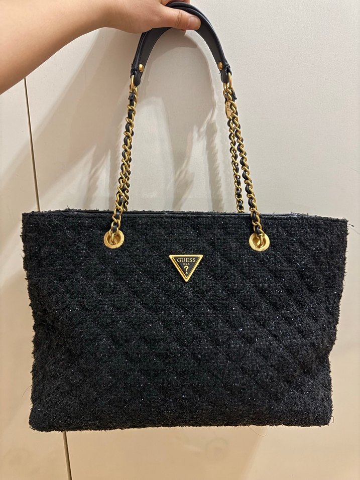 GUESS Siyah Zincir Detaylı Kadın Çanta - Görsel 2