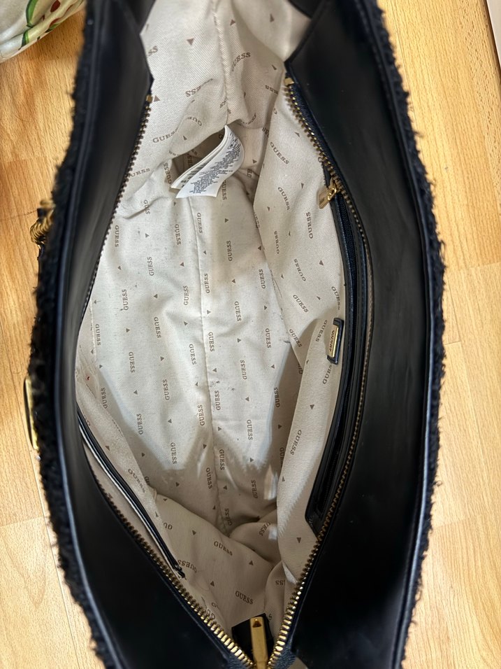 GUESS Siyah Zincir Detaylı Kadın Çanta - Görsel 3