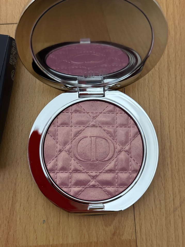 DİOR Forever Glow highlighter - Görsel 4