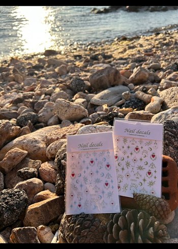 Renkli Işıltılı Tırnak Süslemeleri - Görsel 2