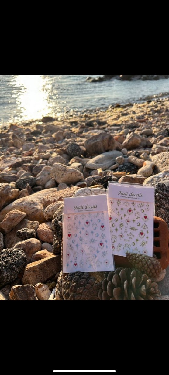 Renkli Işıltılı Tırnak Süslemeleri - Görsel 2