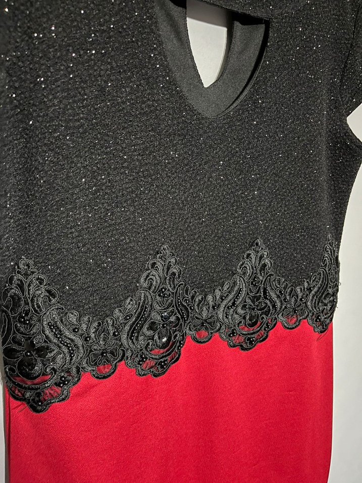 V Yaka Siyah Dantel Detaylı Kırmızı Midi Elbise - Görsel 2