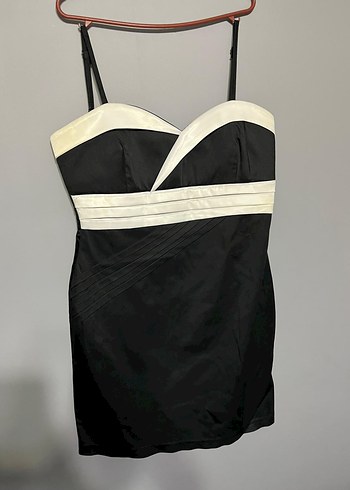Siyah Beyaz Mini Pilili Straplez Parti Elbisesi - Görsel 2