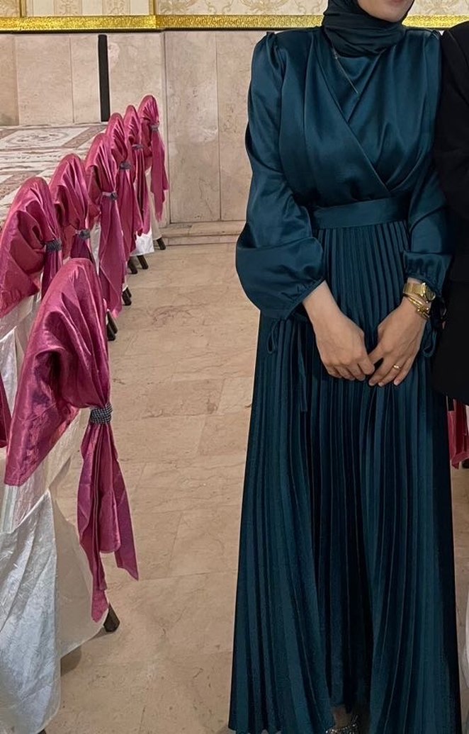 Kadın zümrüt yeşili  Uzun Piliseli Abiye Elbise - Görsel 2