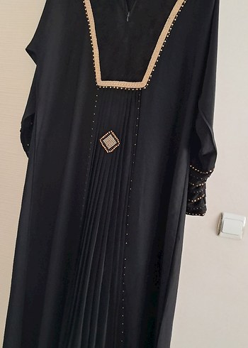 Siyah Nakışlı Uzun Kadın Elbisesi - Görsel 2
