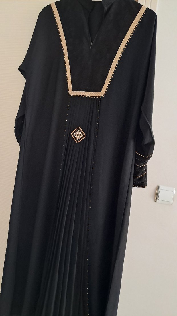 Siyah Nakışlı Uzun Kadın Elbisesi - Görsel 2