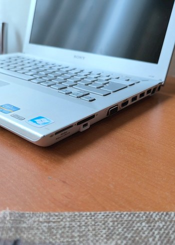 SONY 13.3 İNÇ WINDOWS 10 PRO YÜKLÜ DİZÜSTÜ BİLGİSAYAR - Görsel 3