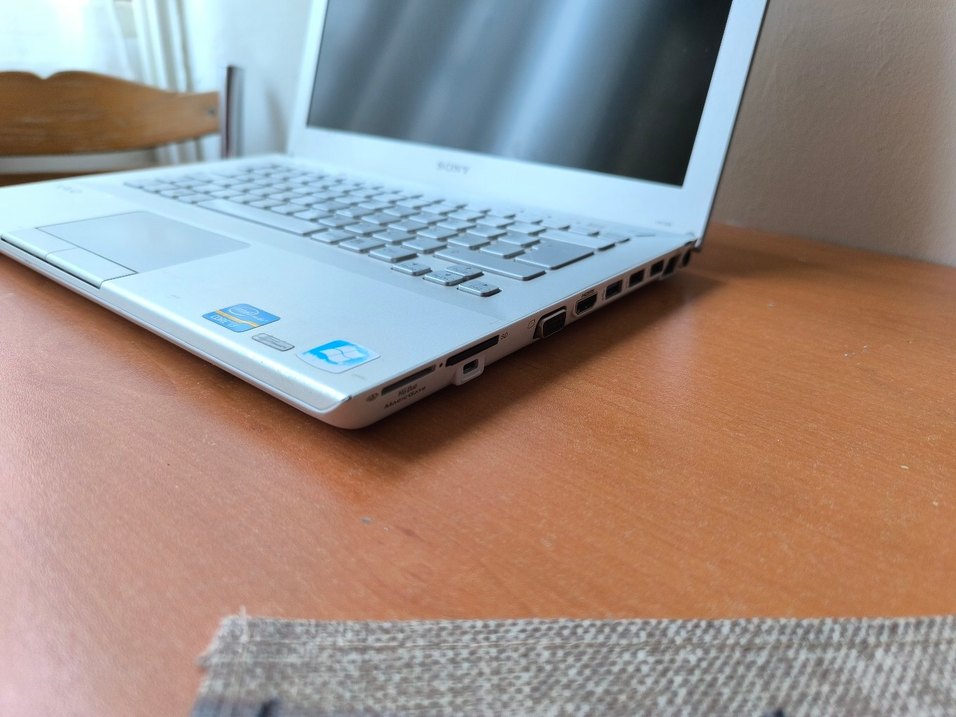 SONY 13.3 İNÇ WINDOWS 10 PRO YÜKLÜ DİZÜSTÜ BİLGİSAYAR - Görsel 3