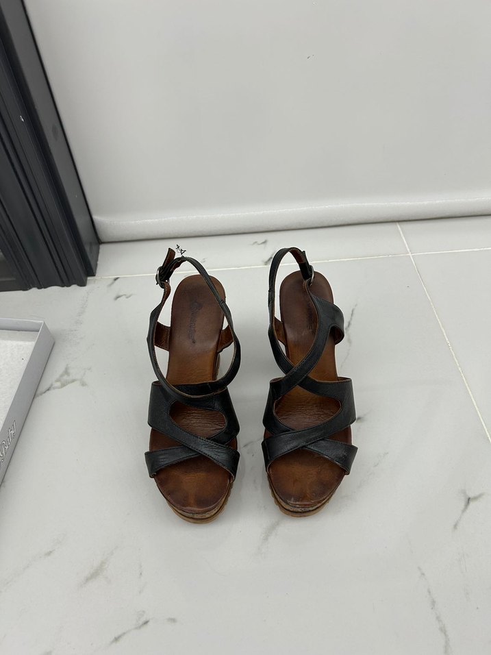 Kahverengi Yılan Desenli Dolgu Topuklu Kadın Sandalet - Görsel 3