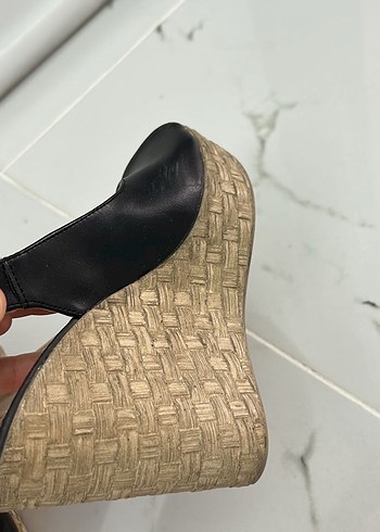 Klasik Bej Yılan Desenli Dolgu Topuklu Kadın Ayakkabı - Görsel 3