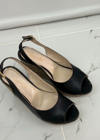 Klasik Bej Yılan Desenli Dolgu Topuklu Kadın Ayakkabı - Görsel 2