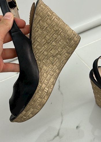 Klasik Bej Yılan Desenli Dolgu Topuklu Kadın Ayakkabı - Görsel 4