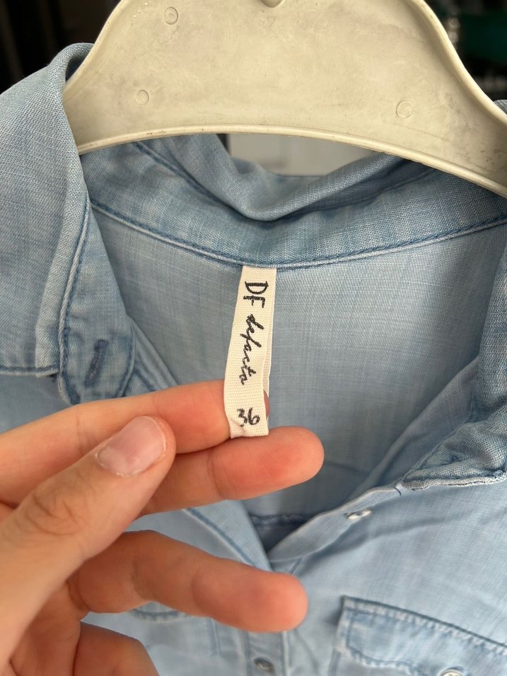 Düğmeli Uzun Kollu Denim Kadın Gömlek - Görsel 5