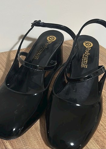 Siyah Tokalı Kadın Klasik Topuklu Ayakkabı - Görsel 2
