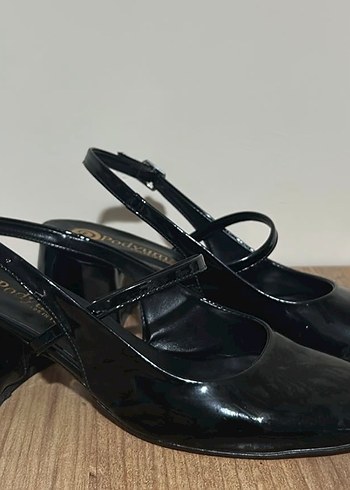 Siyah Tokalı Kadın Klasik Topuklu Ayakkabı - Görsel 4