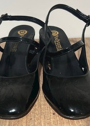 Siyah Tokalı Kadın Klasik Topuklu Ayakkabı - Görsel 5