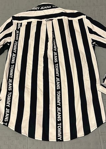 Tommy Jeans Kadin Çizgili Uzun Kollu Gömlek - Görsel 4