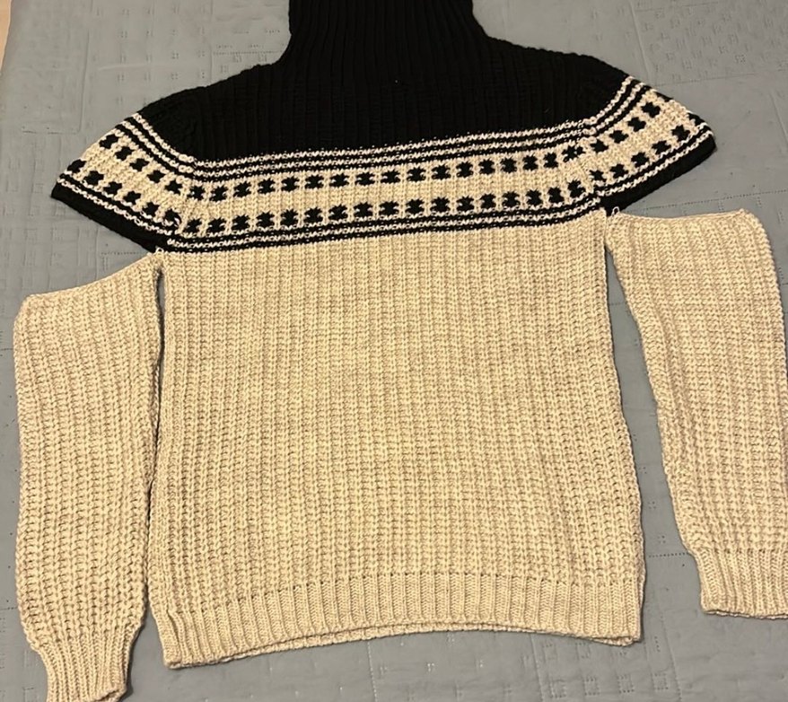 Yüksek Yakalı Bej Örgü Kadın Kazak - Görsel 2
