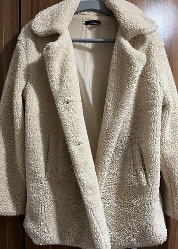 Düğmeli krem peluş mont - Görsel 3